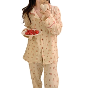 Ensemble pyjama à manches longues à imprimé fleuri avec col à revers pour femme