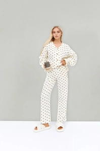Pyjama femme en coton blanc à imprimé cœur marron avec cardigan à col en V boutonné