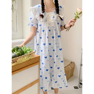Camicia da notte in stile palazzo francese con cuori blu e colletto in pizzo bianco