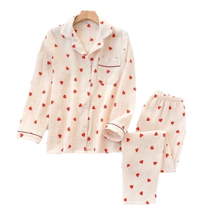 Women's two-piece cotton crepe pajama set with red heart print and lapel collar