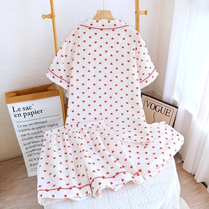 Three-piece cotton gauze pajama set with red heart print and short sleeves for women