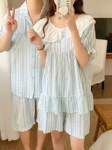 Détails de pyjamas d'été rayés pour couple avec col en dentelle et tissu en coton