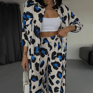 Ensemble 2 pièces pour femmes avec chemise à manches longues et pantalon large imprimé