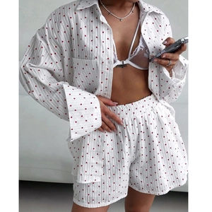 Damen Casual Baumwolle Schlafanzug Top Und Bottom Langarm Revers Hemd Und Shorts Herz Druck Atmungsaktiv Hauskleidung