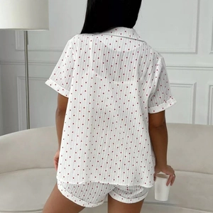 Ensemble pyjama femme en coton avec imprimé cœur et rayures pour un confort d'été