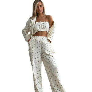Set pigiama 3 pezzi da donna in cotone con stampa a cuore, camicia, fascia e pantaloni