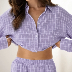 Ensemble pyjama violet à carreaux pour femme avec chemise à manches longues et pantalon