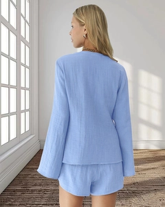 Ensemble de détente bleu clair à manches longues en coton avec une texture froissée