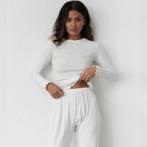 Pyjama en Maille pour Femmes avec Jacquard Cœur Ajouré Haut à Manches Longues Col Rond et Pantalon Long Bordure Laitue Loungewear