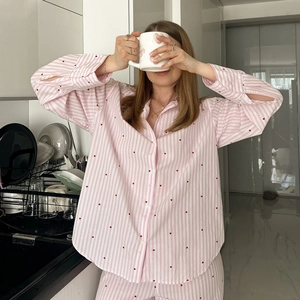 Pyjama Femme Rayé Rose et Blanc Imprimé Cœur Manches Longues Revers Top And Bottom Confortable en Polyester Tenue d'Intérieur
