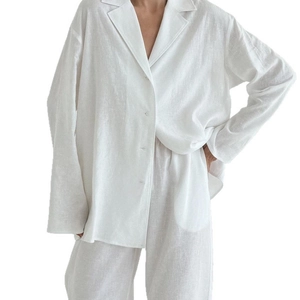 Ensemble détente blanc en coton et lin pour femme avec chemise longue et pantalon large