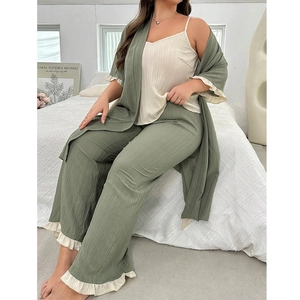 Ensemble homewear trois pièces grande taille en tissu gaufré avec bordures volantées