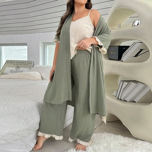 Ensemble détente 3 pièces pour femme avec caraco, gilet vert olive et pantalon à volants