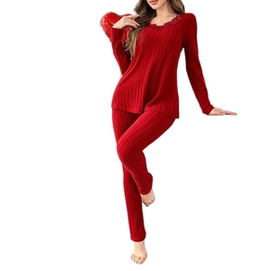 Ensemble pyjama rouge à rayures pour femmes avec dentelle et manches longues
