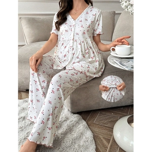 Floral print pajama set with V-neck top and ruffled pants for women's home wear