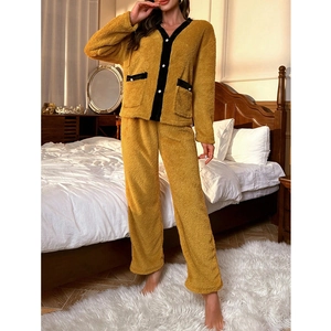 Pyjama épais en polaire corail pour femmes avec cardigan à col en V jaune moutarde et noir