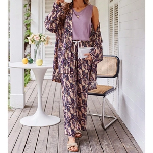 Ensemble de pyjama 3 pièces pour femmes avec gilet violet et cardigan à imprimé paisley