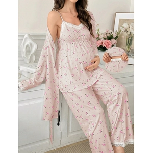 Detail of adjustable elastic waistband for pregnancy floral three-piece loungewear set