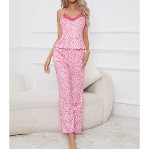 Rosa Pyjama-Set mit Leopardenmuster, Spitze am V-Ausschnitt und lockerer Hose für Damen