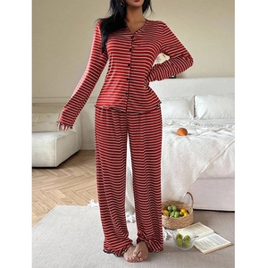 Ensemble pyjama col V pour femme à rayures rouges et blanches avec pantalon à volants