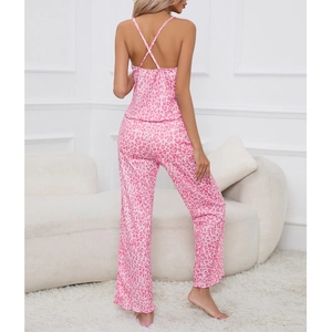 Rosa Pyjama-Set mit Leopardenmuster, überkreuzten Trägern und Satin-Finish