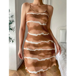 Sexys Tie-Dye Minikleid mit U-Ausschnitt, schmaler Passform und gewelltem Saum für Damen