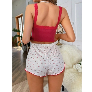 Ensemble pyjama caraco en dentelle et short à fleurs avec vue arrière en maille