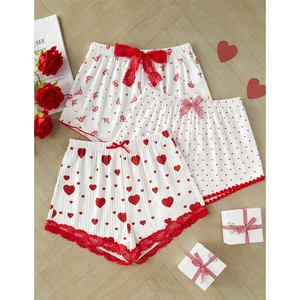 Dreierpack süße Schlafshorts für Damen mit Herzprint, Rippenstrick und Spitze mit Schleife
