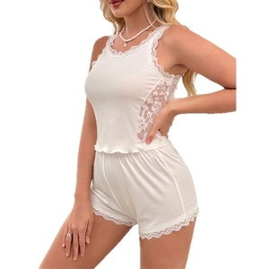 Ensemble pyjama deux pièces en coton côtelé blanc avec bordure en dentelle florale