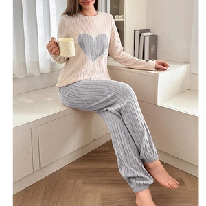 Women Western Style Ribbed Knit Pajama Set Heart Pattern Contrast Color Long Sleeve Top And Bottom Loungewear