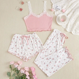Ensemble 3 pièces débardeur en dentelle rose avec short et pantalon à motif floral