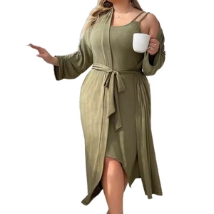 Olivgrünes zweiteiliges Loungewear-Set mit Slip-Kleid und langem Cardigan für Damen