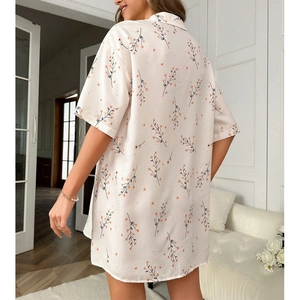 Camicia da notte floreale da donna con colletto a rever e maniche corte in stile dolce