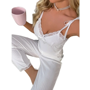 Elegantes weißes Spitzen-Pyjama-Set mit Camisole-Oberteil und Hose für Damen
