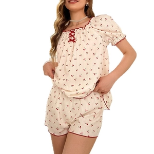 Ensemble pyjama femme imprimé cerises avec manches courtes et nœud pour l'été