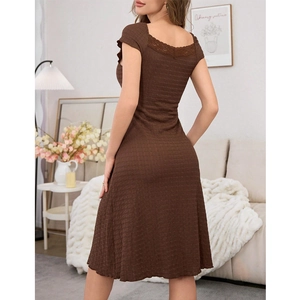 Brown slim-fit knit dress with lace square neck and short sleeves for home wear