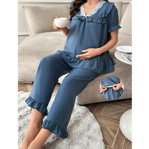 Pyjama de maternité bleu Morandi à col en V avec dentelle et pantalon taille réglable