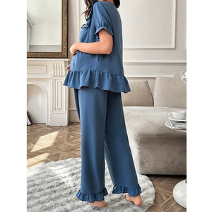 Pyjama de maternité bleu marine à col en V, dentelle, volants et tissu texturé gaufré