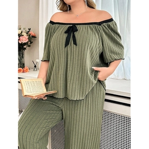 Pigiama taglie forti verde militare in maglia a costine con pizzo e top con spalle scoperte