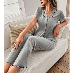Ensemble de détente gris pour femmes avec cardigan à revers et pantalon long