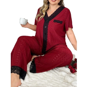 Ensemble de pyjama grande taille bordeaux avec col en V et bordure en dentelle
