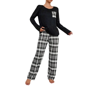 Ensemble pyjama femme haut noir à manches longues et pantalon à carreaux chic