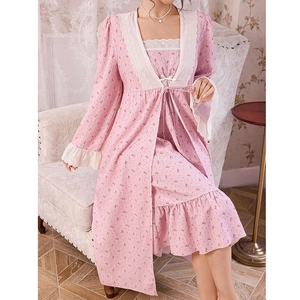 Rosa geblümtes zweiteiliges Loungewear-Set mit Spitzenbesatz und Strickjacke