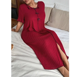 Chemise de nuit bordeaux pour femmes, manches courtes en tricot avec nœud et fente