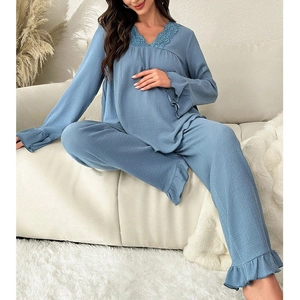 Pyjama de maternité ample bleu avec col en V, dentelle et volants pour femmes enceintes