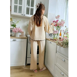 Set pigiama da donna crema con bordo a contrasto e tessuto a onde strutturato loungewear