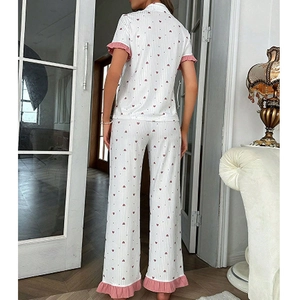 Women's heart print pajama set with short sleeves and pants in ribbed knit fabric