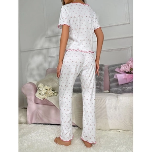 Pyjama floral à manches courtes avec bordure rose ondulée et pantalon assorti