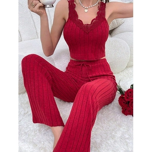 Ensemble de pyjama 3 pièces en maille côtelée rouge avec dentelle et pantalon large