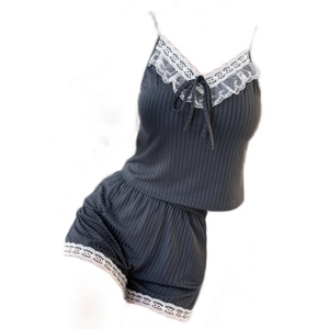 Pyjama gris foncé pour femme avec dentelle blanche, caraco à nœud et short côtelé